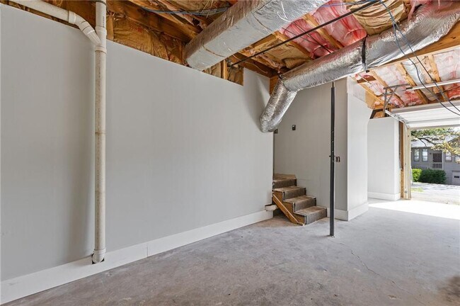 Building Photo - 4811 Nevilly Way
