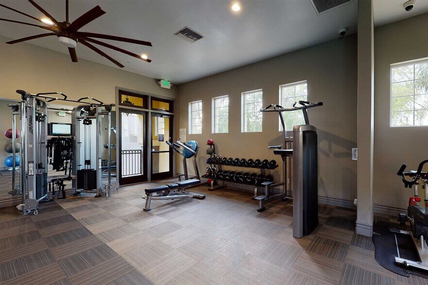 Building Photo - 730 Agnew Rd