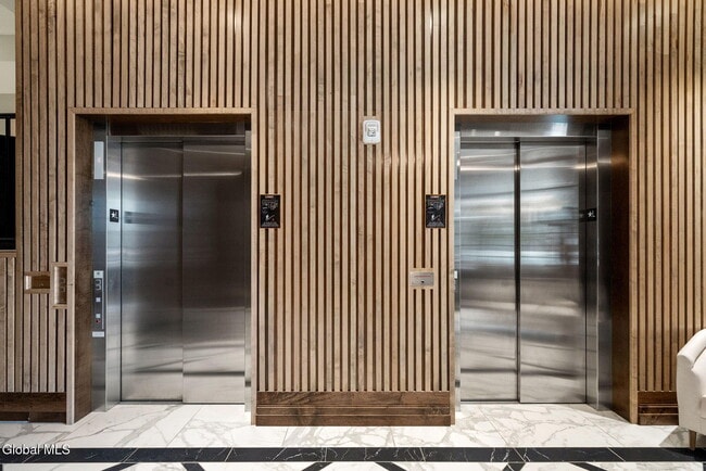 Building Photo - 19 Washington St