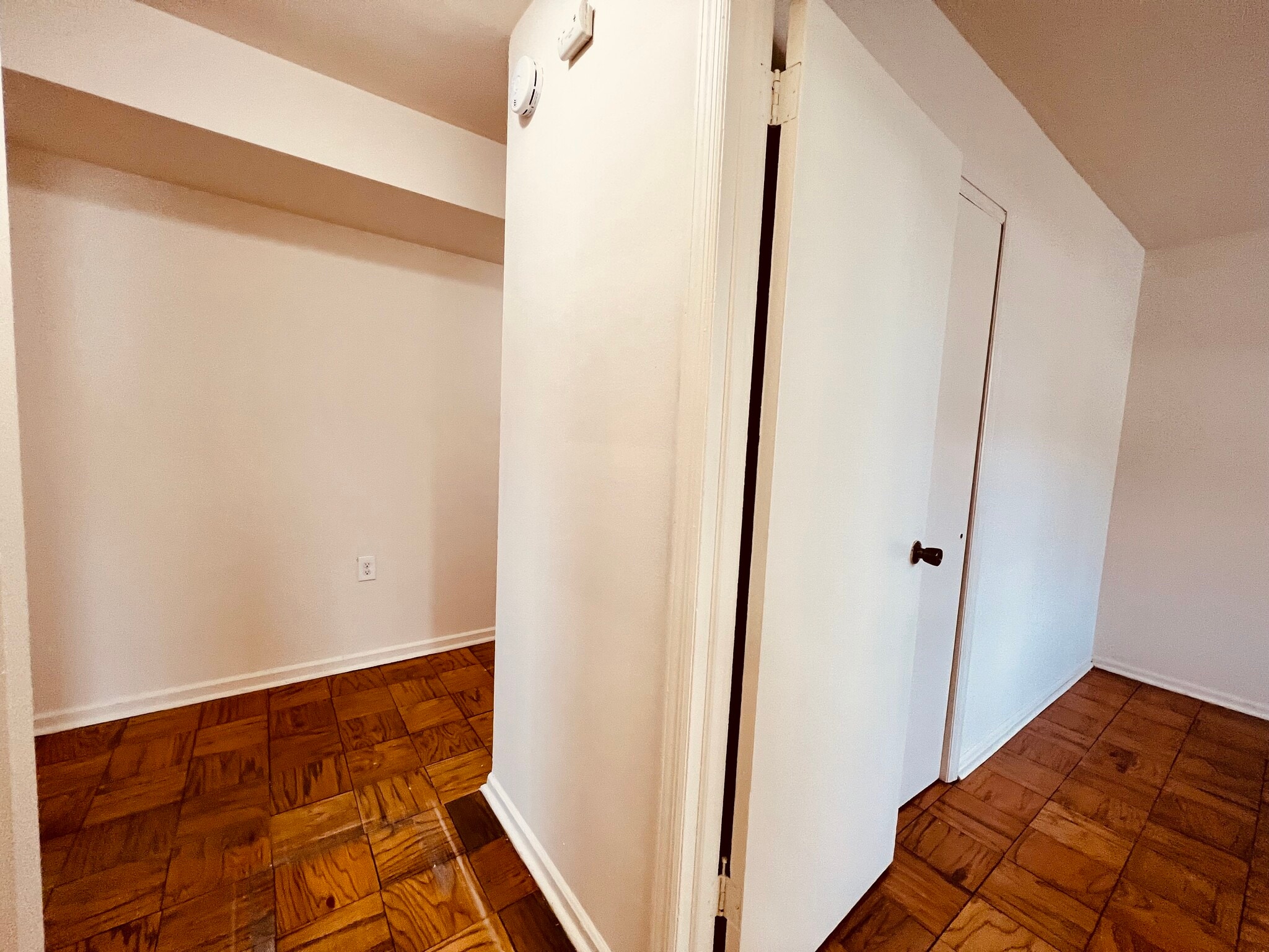 Building Photo - 242 Summit Ave