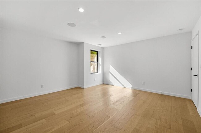 Building Photo - 3566 Cantrell Rd NE