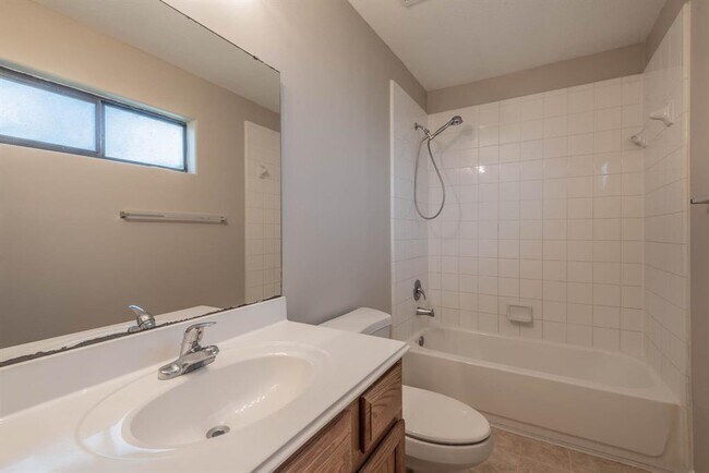 Building Photo - 10233 Azalea Village Dr