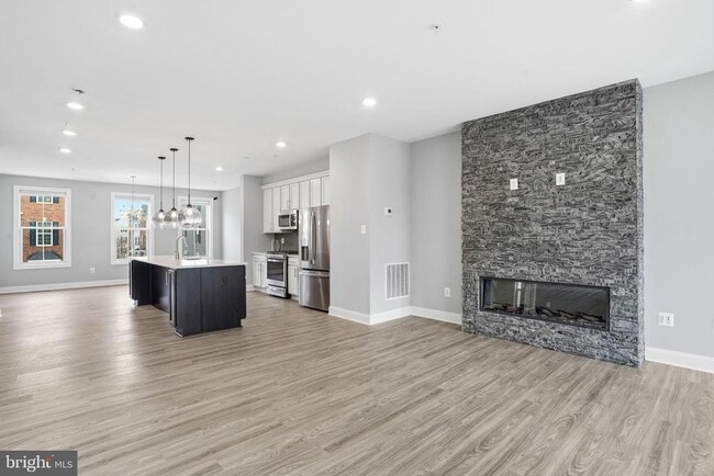 Building Photo - 16368 Fife Wy