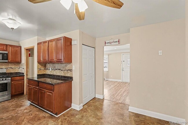 Building Photo - 34052 Viceroy Dr