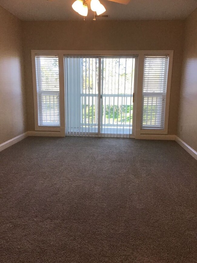 Building Photo - Spacious 2 Bedroom Condo in World Tour