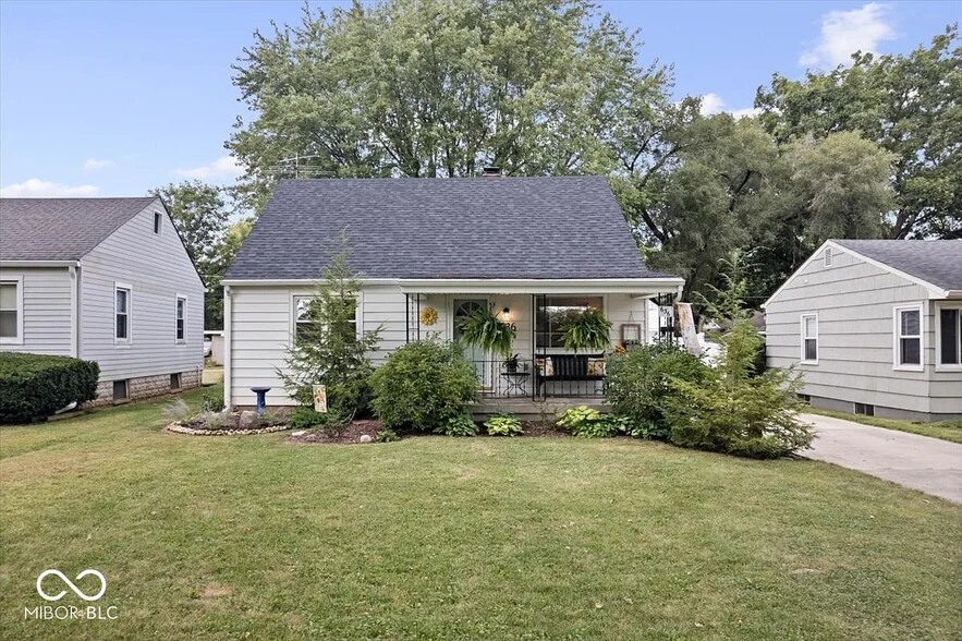 Primary Photo - 636 S Broadway St