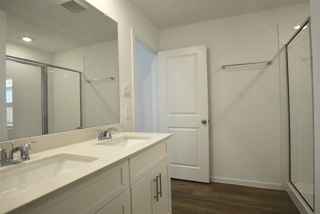 Building Photo - 4009 Bronco Sta Ln