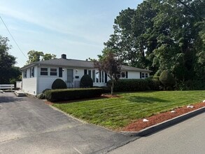 Building Photo - 585 Burncoat St