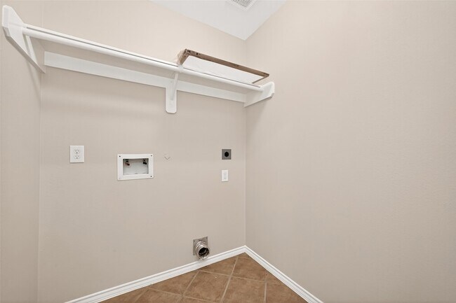 Building Photo - 1646 Martin Lake Dr