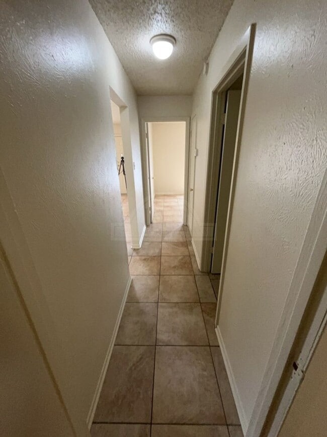 Building Photo - 1504 Indian Trail
