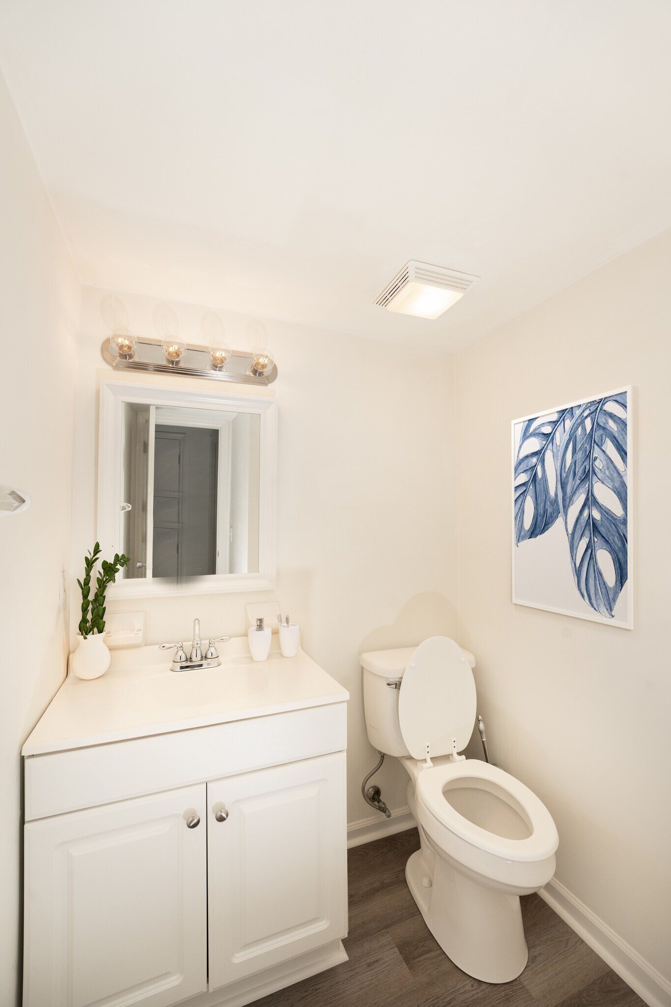 Half bathroom - 94 Ashley Hall Plantation Rd