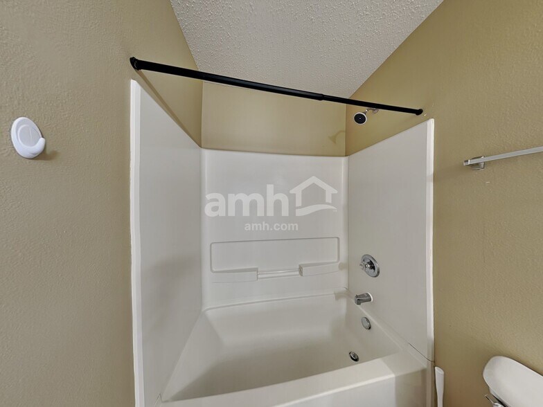 Building Photo - 10856 Grace Dr