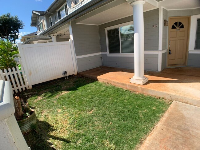 Building Photo - 3 bedrooms with A/C & 2 car garage in Ewa Beach (Spinnaker Place Townhomes)!