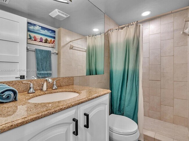 Building Photo - 9340 Lagoon Pl