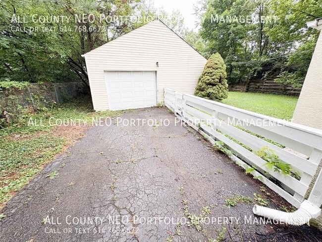 Building Photo - 417 S Hampton Rd