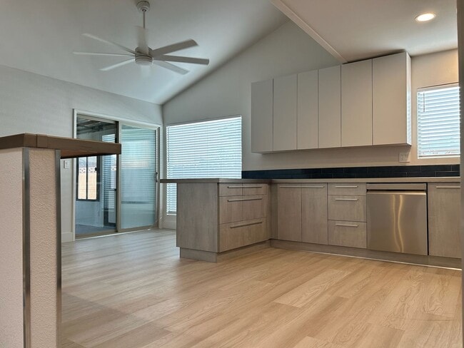 Building Photo - Please Contact Vaughn Realty to set up an appointment 760-446-6561