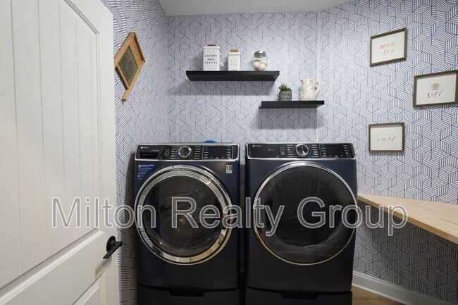 Building Photo - 108 Providence Crk Dr