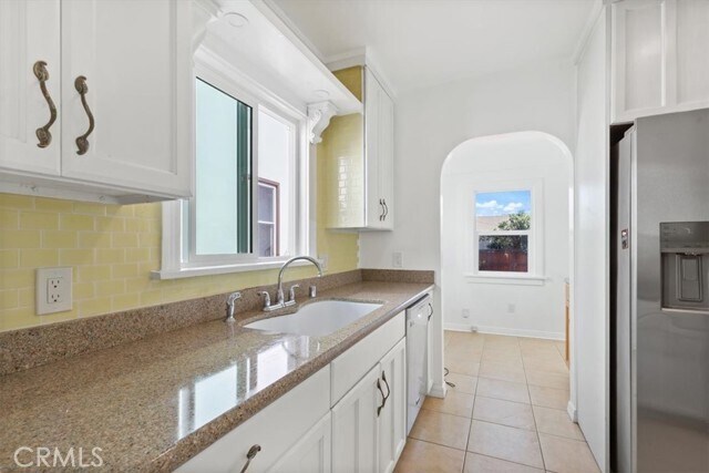 Building Photo - 5466 Templeton St