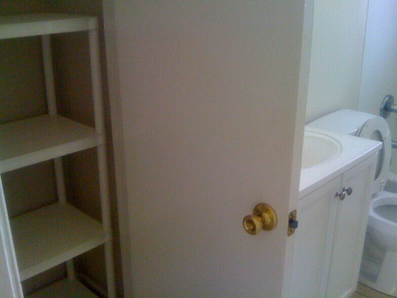 Building Photo - 2350 Lyndell Dr