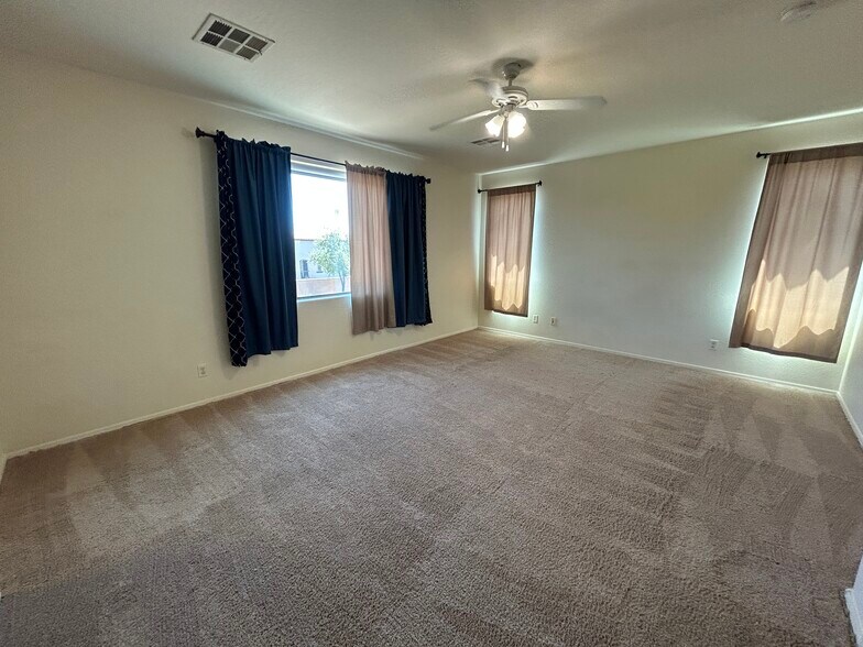 Building Photo - 3161 S Southwind Dr