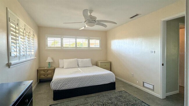 Building Photo - 1531 Hill Dr