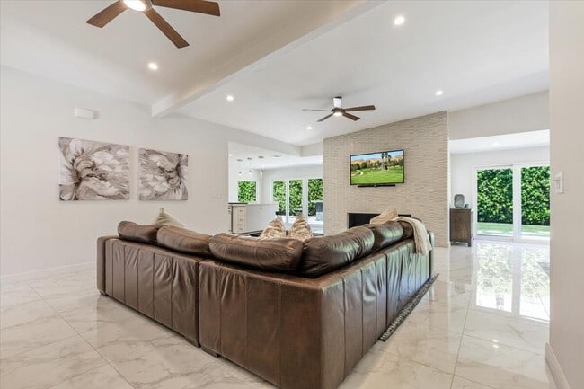 Building Photo - 76140 Fairway Dr