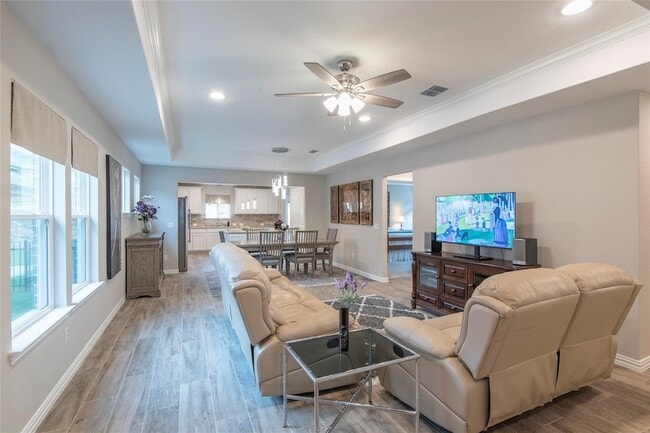 Building Photo - 7633 Rampart Dr