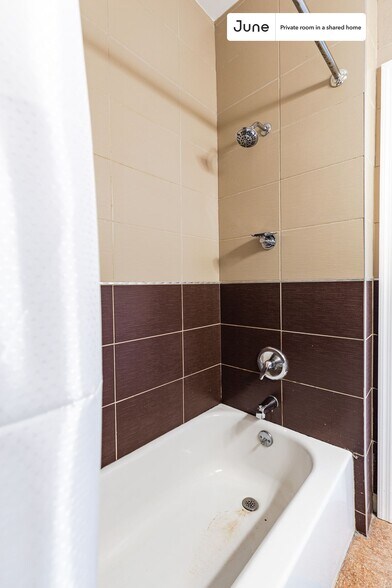 Building Photo - Room in Shared 4 bed/2 bath home