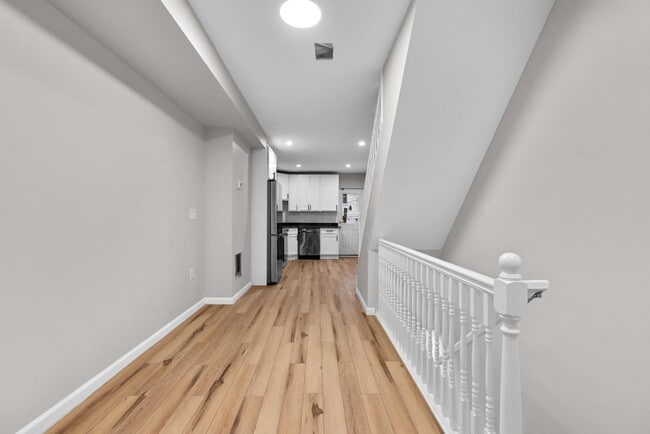 Building Photo - 15 N Bradford St