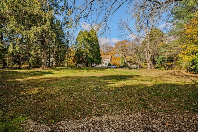 Building Photo - 105 Sill Ln