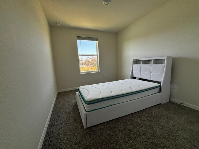 Building Photo - 520 US-1