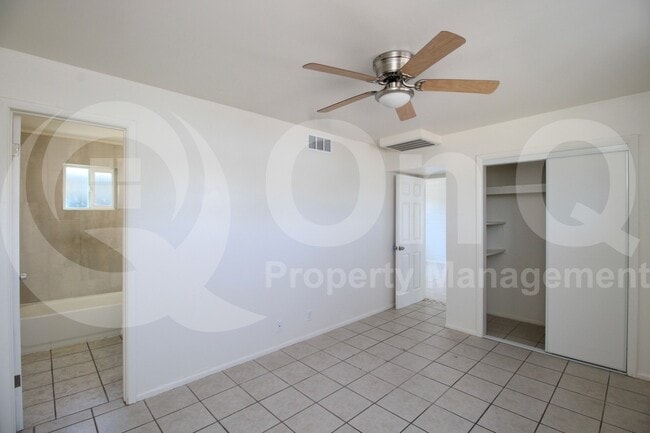 Building Photo - 609 S Bellview