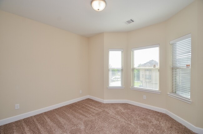 Building Photo - 5803 Conley St