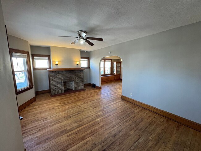 Building Photo - 2121 Wyandotte Ave