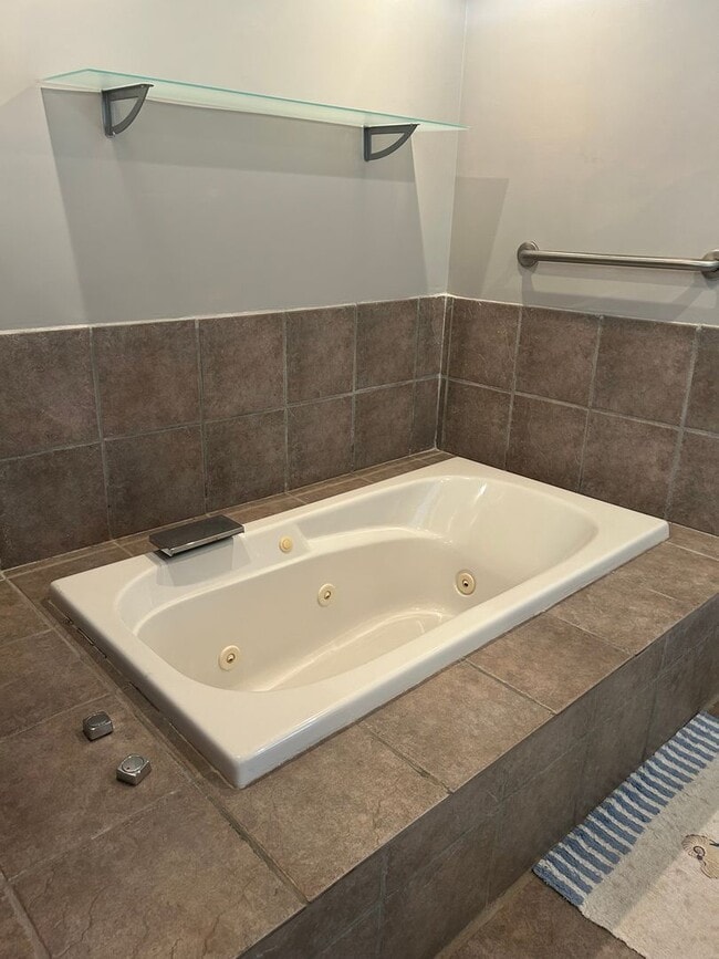 Building Photo - 3-Bedroom House Located in Northeastern School District