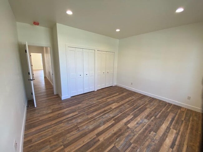 Building Photo - Beautifully Designed 3 Bed Home