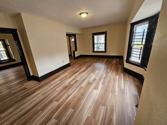 Building Photo - 876 E 149th St