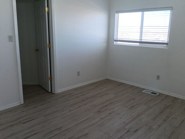 Building Photo - 3 Bedroom, 2.25 Bathroom Home! Schedule a Showing Today!