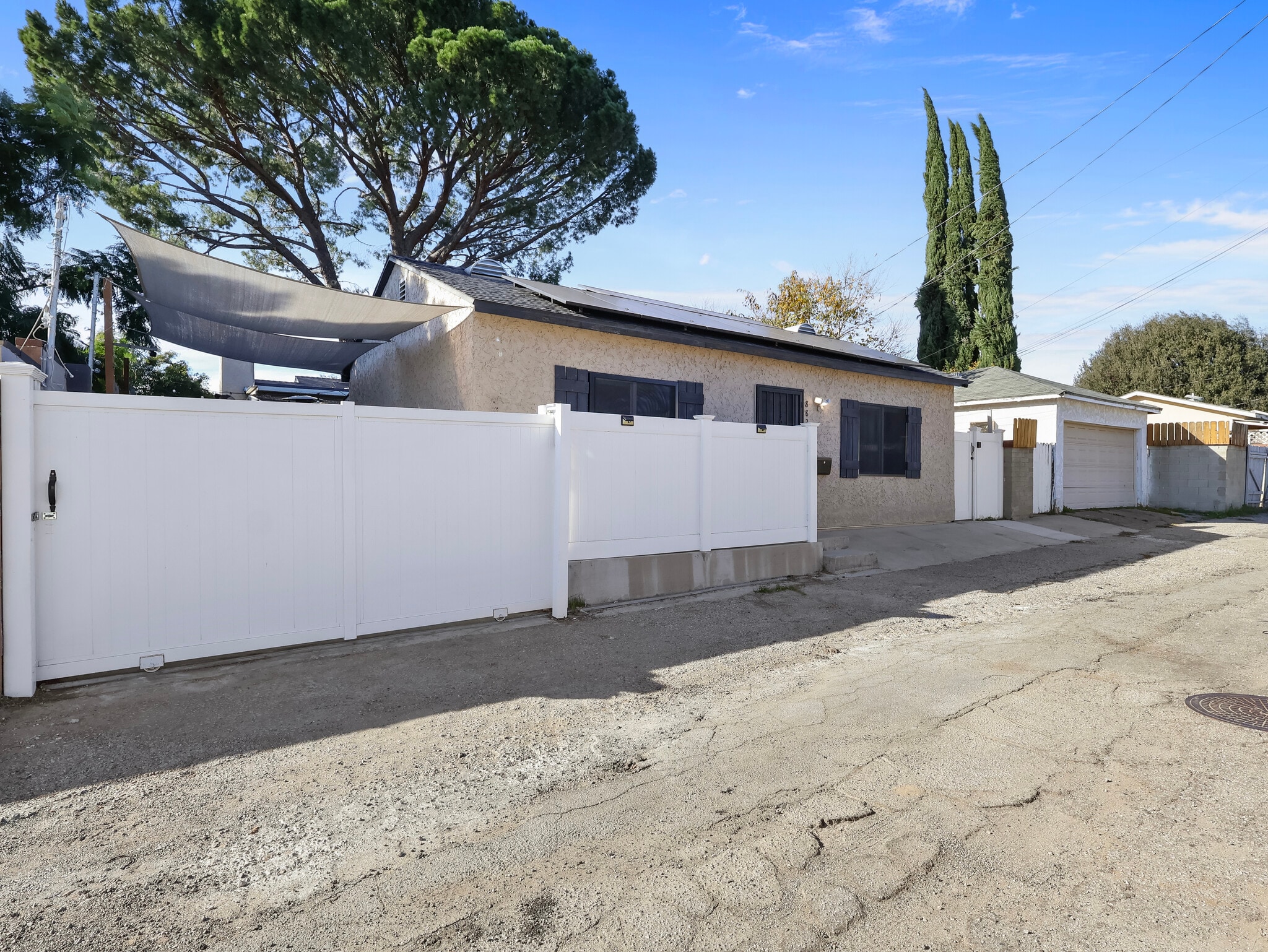 Building Photo - 8828 Chimineas Ave