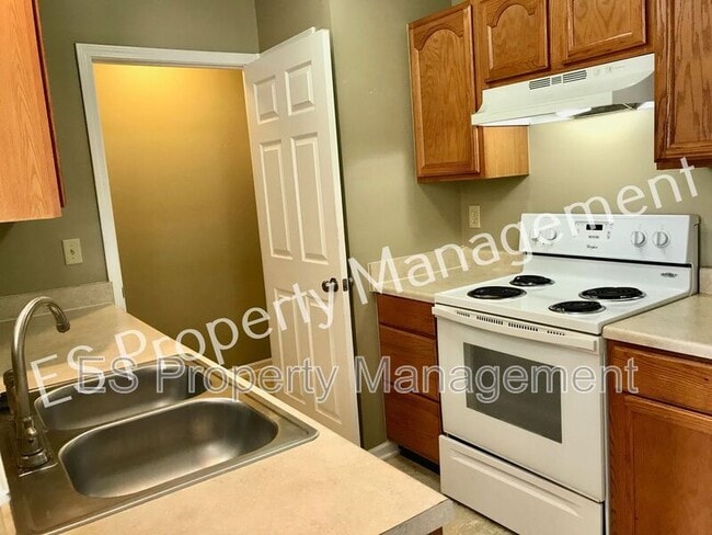 Building Photo - 6728 Garway Ln