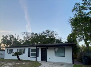Building Photo - 7020 Baywood Dr