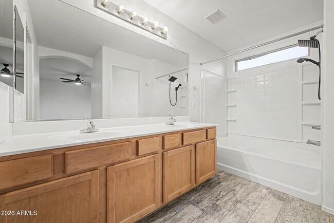 Building Photo - 3983 S Crosscreek Dr