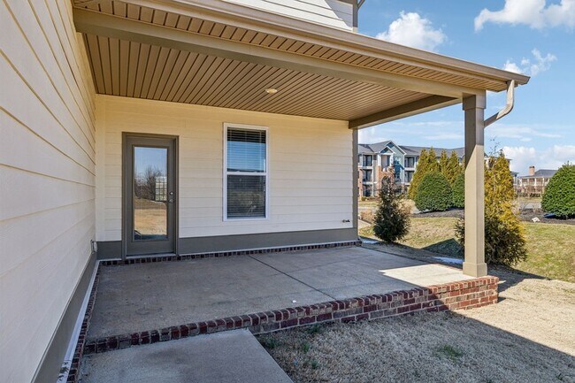 Building Photo - 1222 Westlawn Blvd