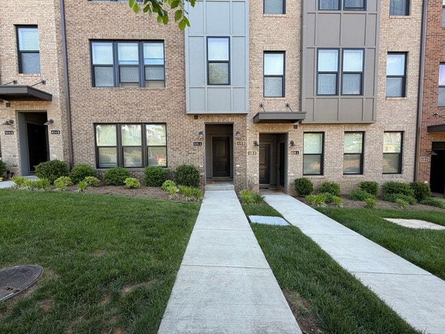 Building Photo - 626 Noush Ct