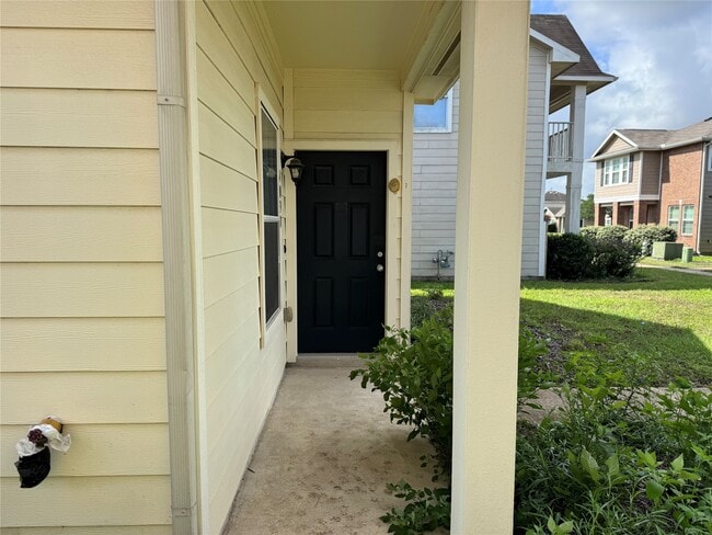 Building Photo - 4030 Mossy Pl Ln