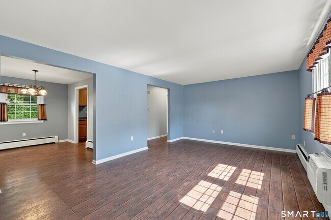 Building Photo - 45 Brewster Rd