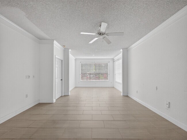 Building Photo - 13003 Plantation Park Cir