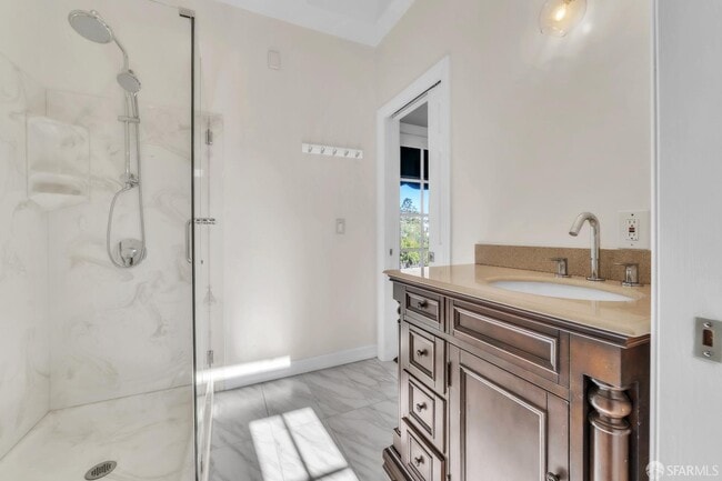 Building Photo - 80 Corona St