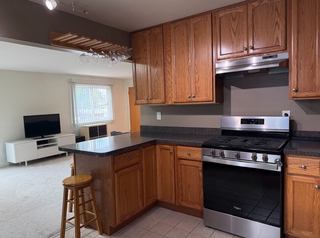 Building Photo - 5540 Fairview Ave