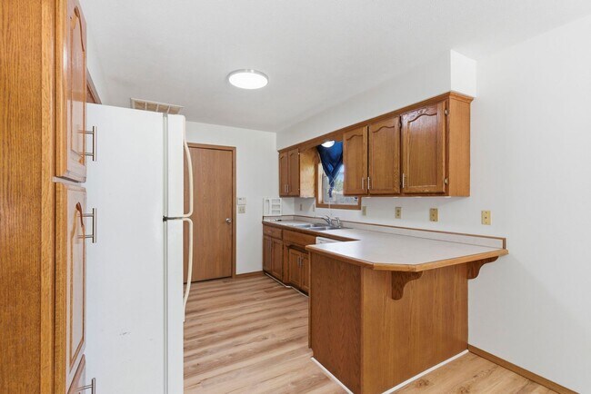 Building Photo - Nixa 3 bed 2 bath 2 car garage home!